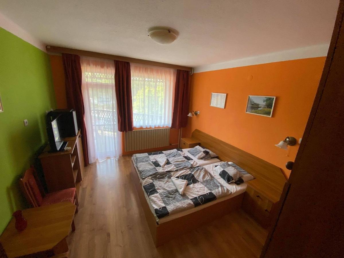 Hableany Hotel Tiszafured Bagian luar foto