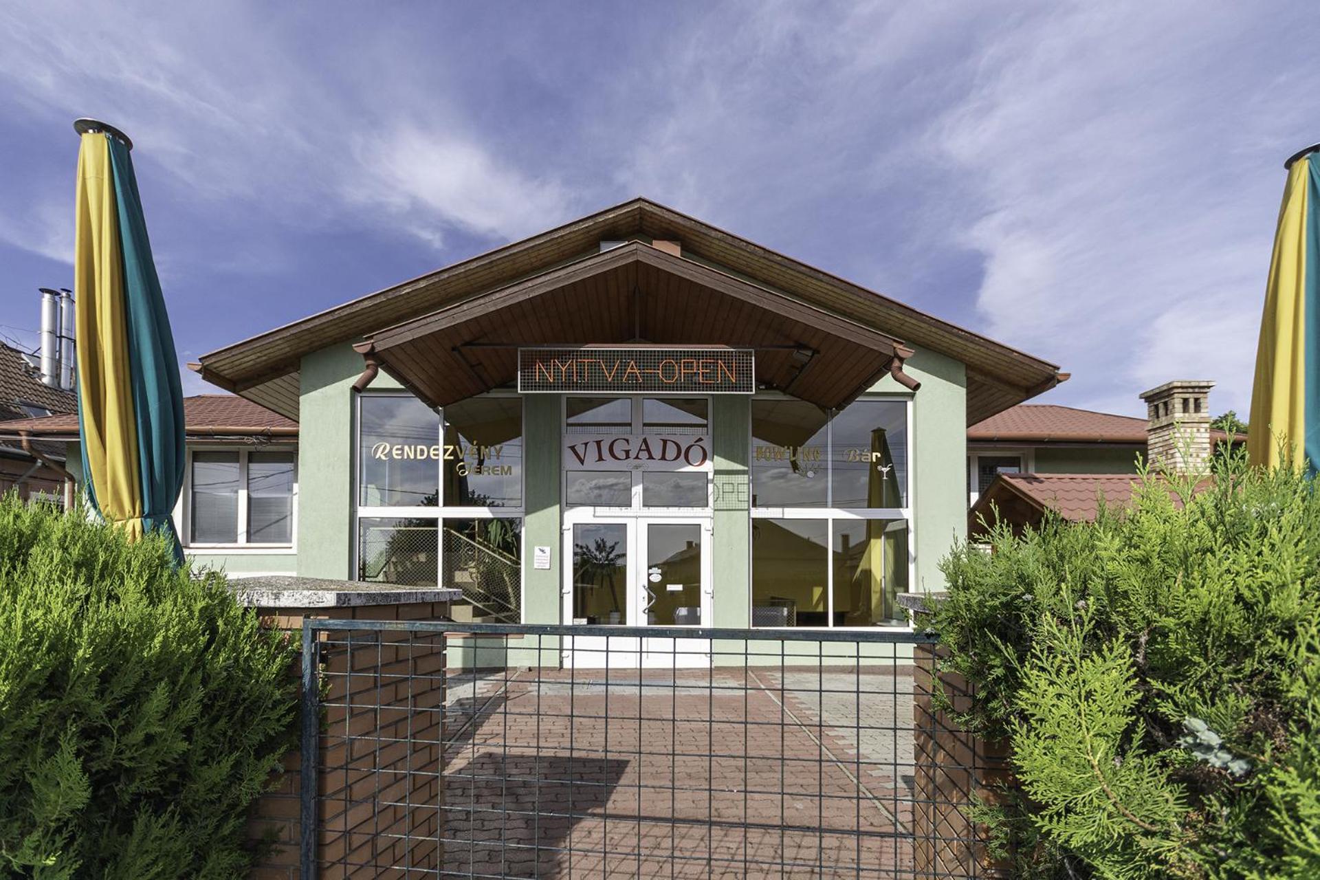 Hableany Hotel Tiszafured Bagian luar foto