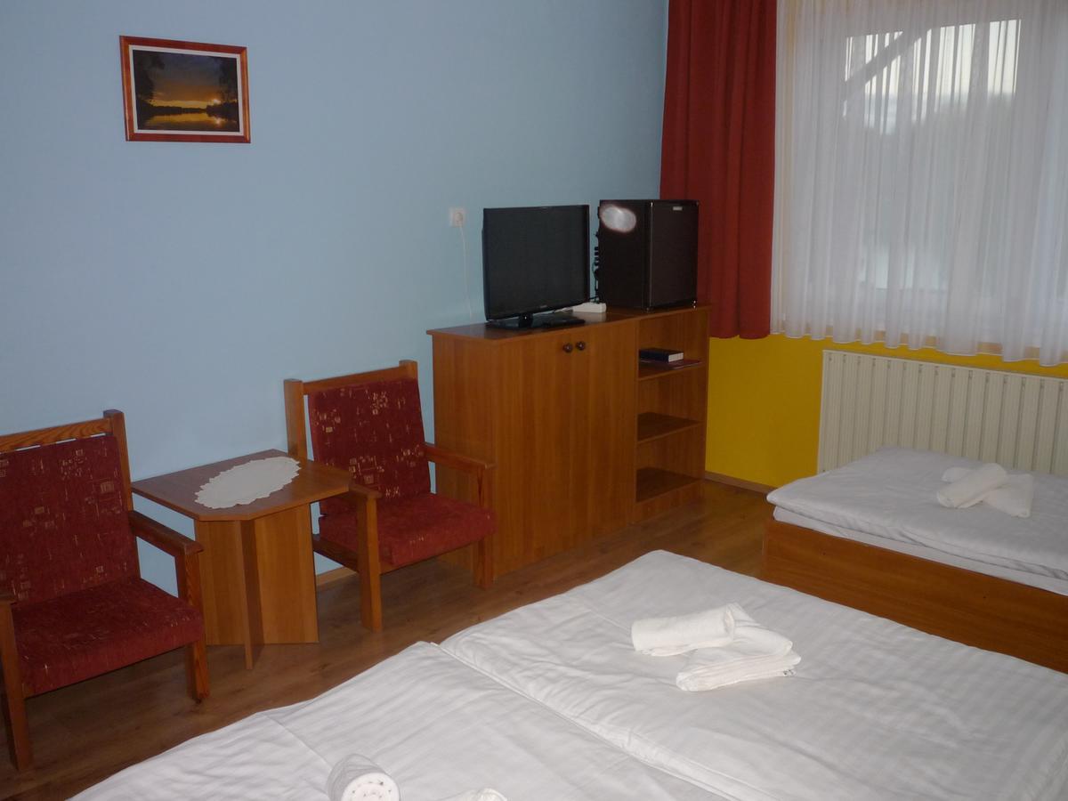 Hableany Hotel Tiszafured Bagian luar foto